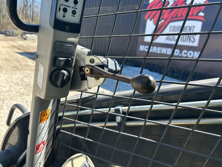 2016-new-holland-l234-image-20