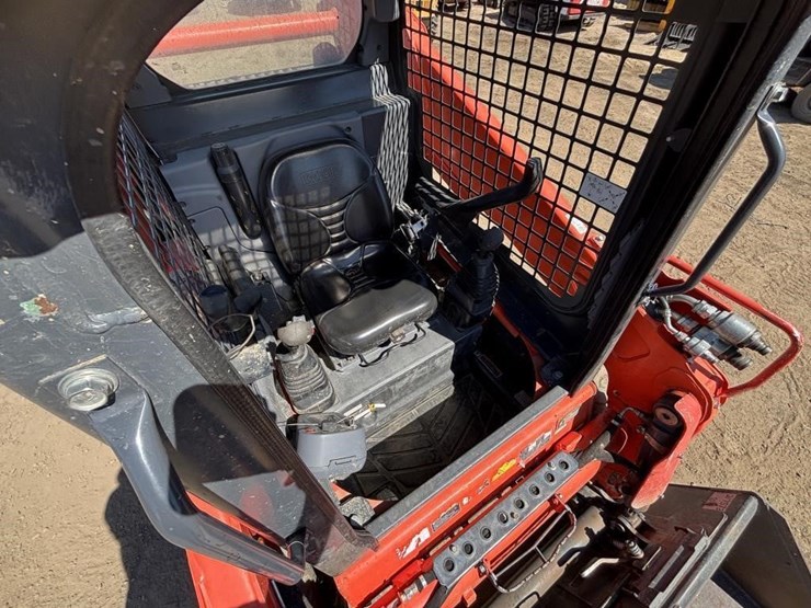 2018-kubota-ssv65-image-20