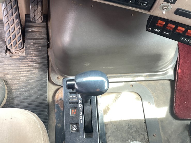 #212-•-2005-sterling-dump-truck-(has-mn-title)-(mora,-mn)-image-43