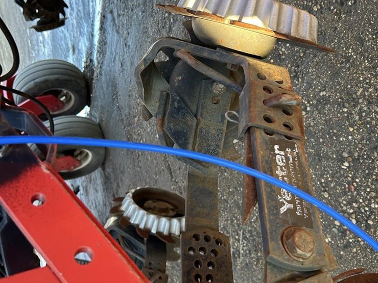 2009-white-8516-image-26