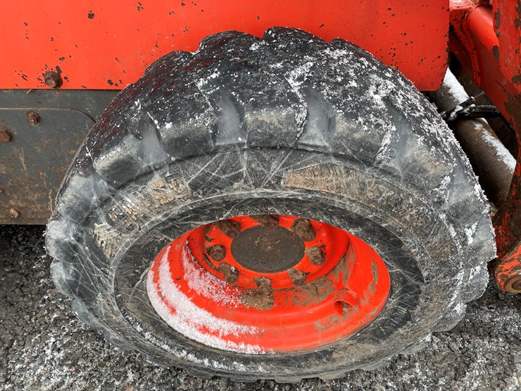 2022-kubota-ssv75-image-28