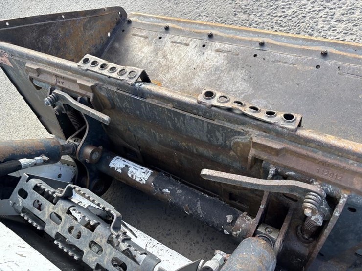 2019-bobcat-t590-image-11