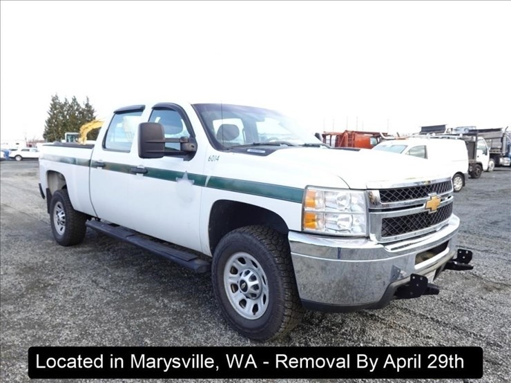 2014-chevrolet-3500-image-17