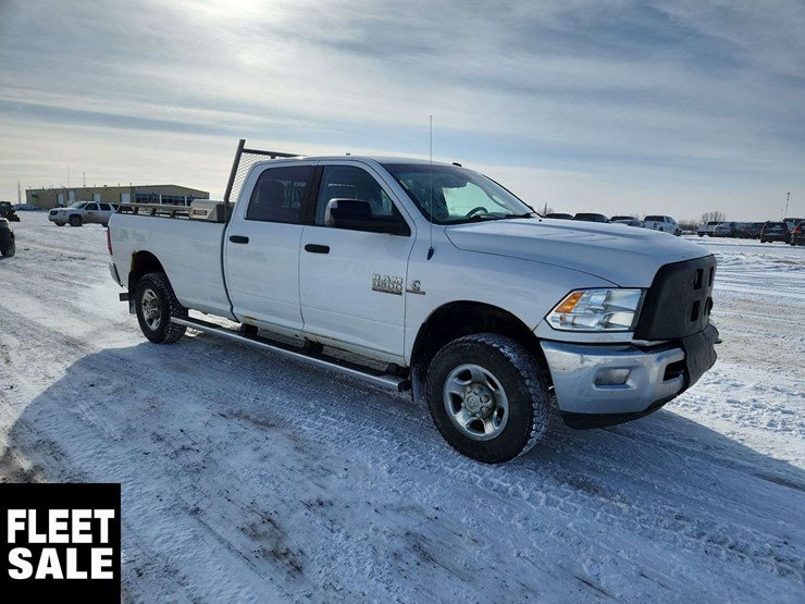 2013-dodge-3500-image-2