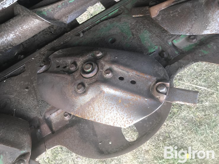 2019-john-deere-w235-image-18