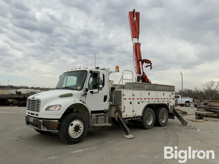 2014-freightliner-m2-106-image-1