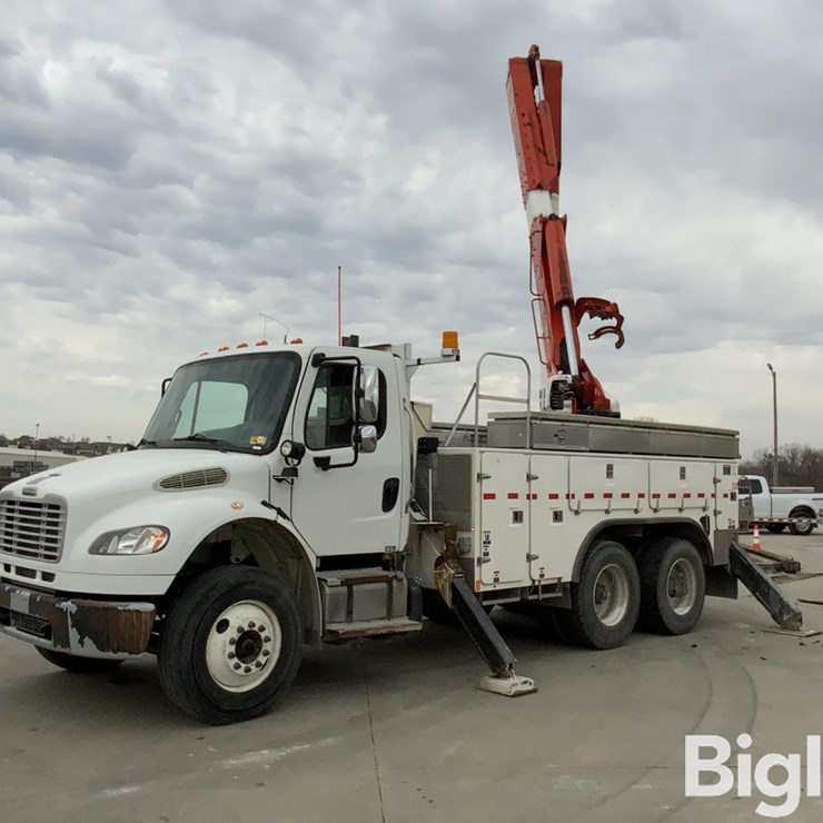 2014 FREIGHTLINER M2 106