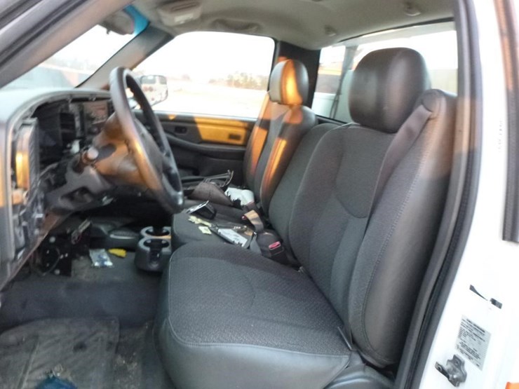 2003-chevrolet-2500-image-8