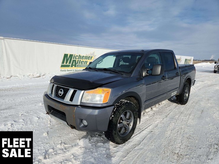 2014-nissan-titan-image-1