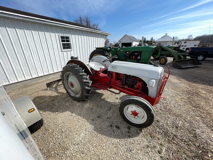 1948-ford-8n-image-4