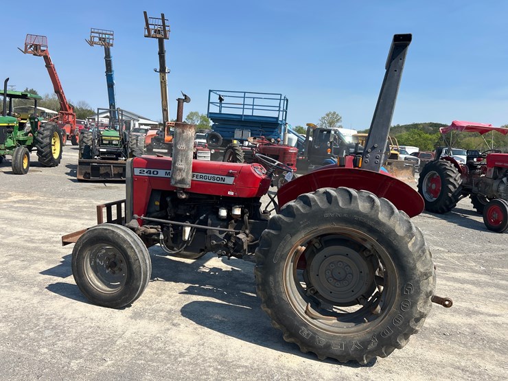massey-ferguson-240-image-2