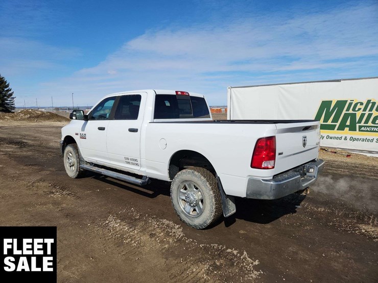 2015-dodge-2500-image-2