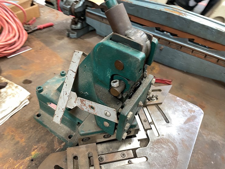 #2531-•-tennsmith-notcher-(columbia-heights,-mn)-image-6