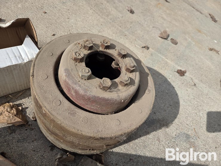 case-ih-antique-tractor-parts-image-9