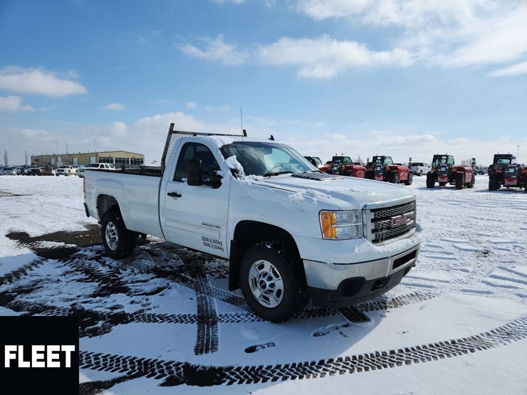 2014-gmc-sierra-2500hd-sle-image-2
