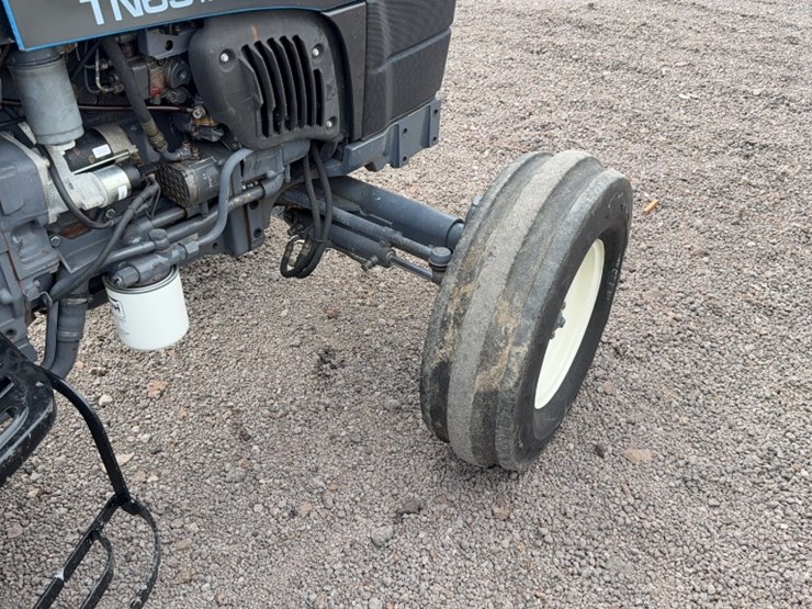 new-holland-tn65-image-6