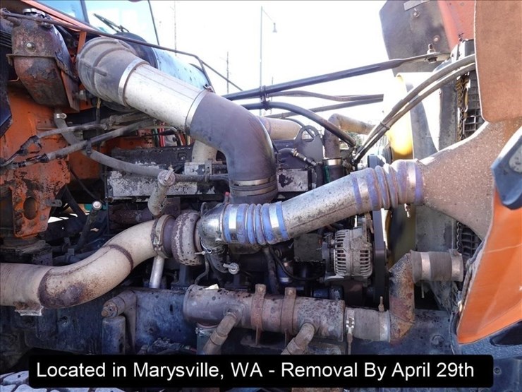 2000-freightliner-fld120-image-7