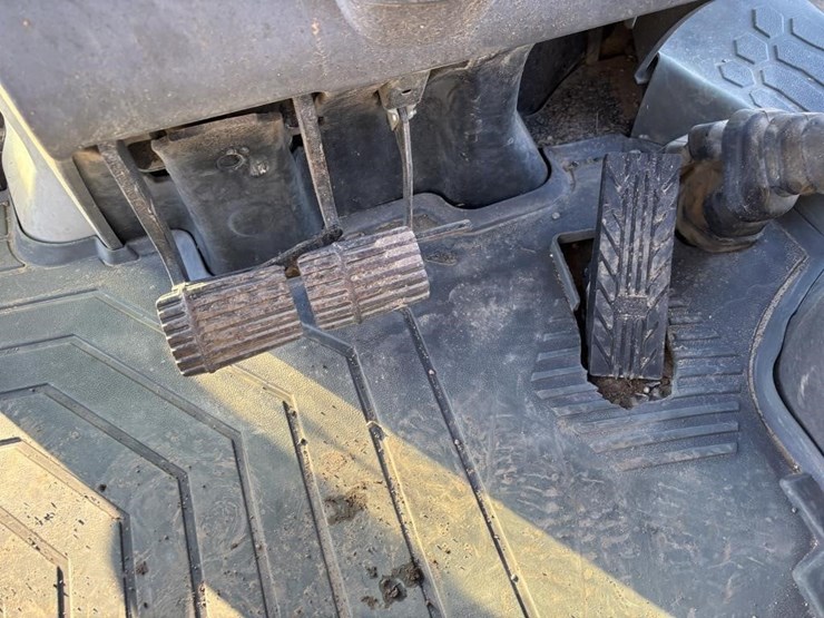 caterpillar-415f2-il-image-43