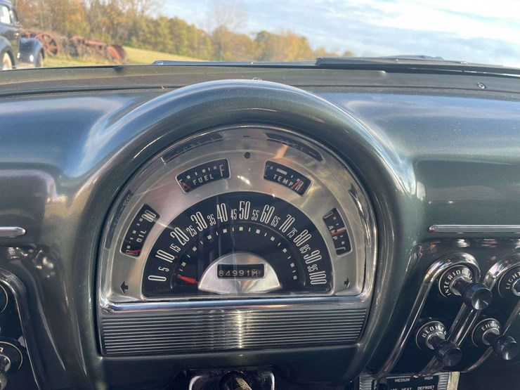 1953-ford-customline-sedan-image-52