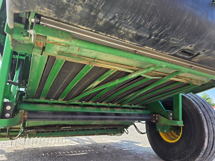 2019-john-deere-560m-image-8