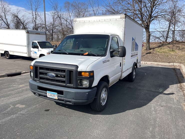 2014-ford-e350-image-1