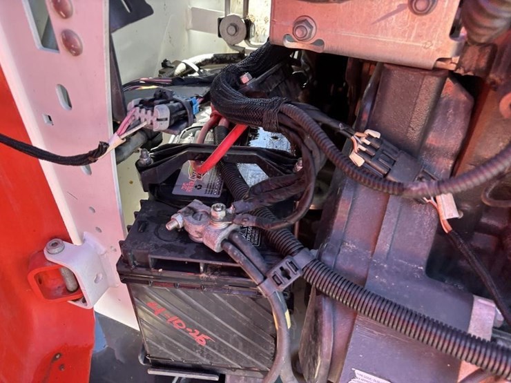 2020-bobcat-s550-image-33