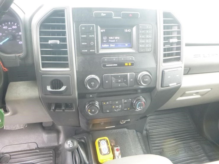 2018-ford-f550-image-17