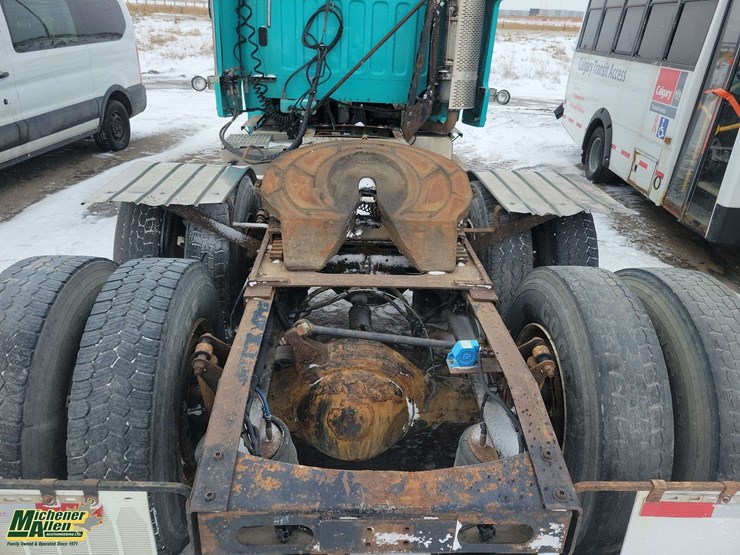 2008-freightliner-m2-106-image-27