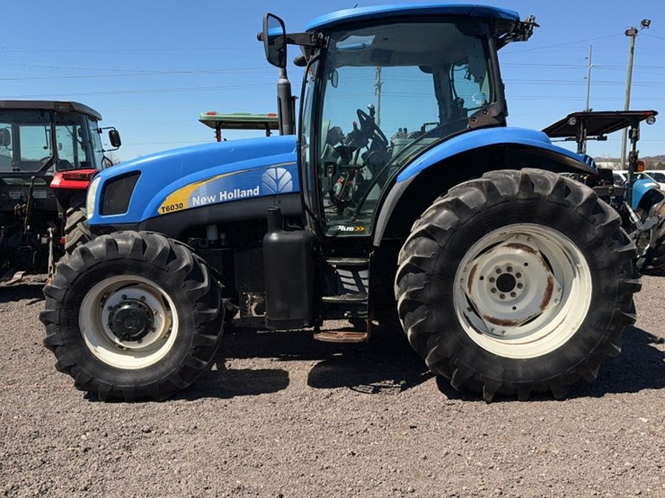 new-holland-t6030-image-11