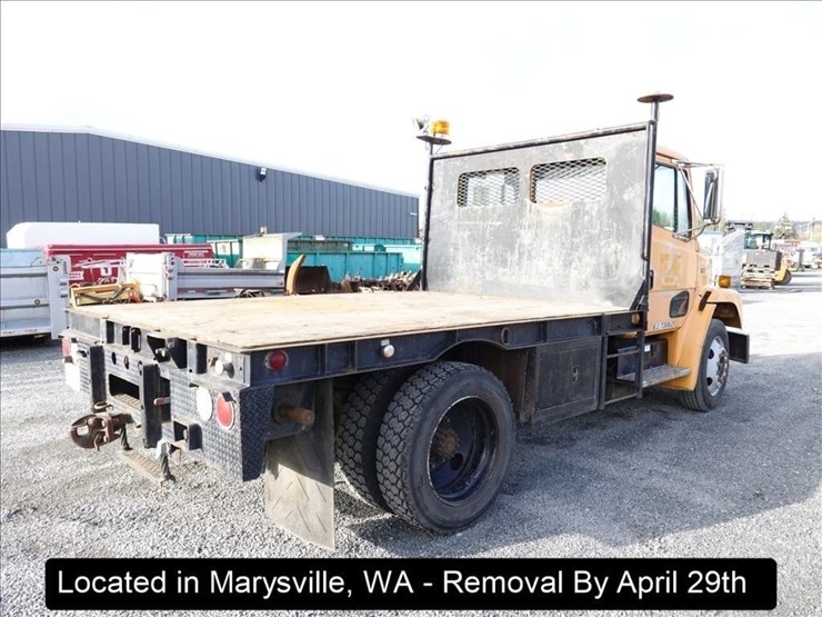 1995-freightliner-fl60-image-17