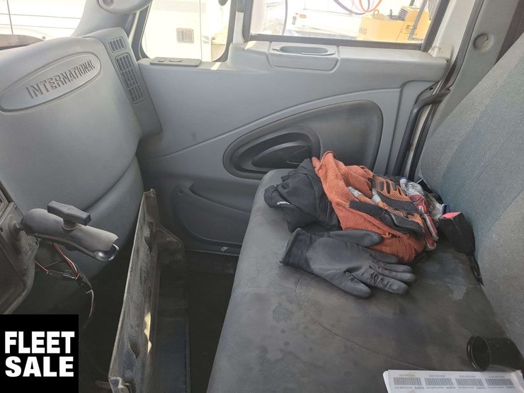 2007-international-durastar-4300-image-19