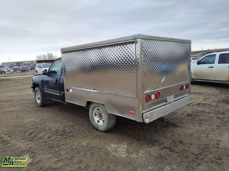 2003-chevrolet-silverado-2500-image-2