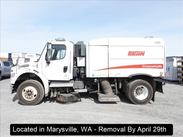 2020-freightliner-m2-106-image-4