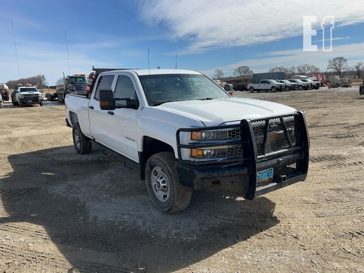 2019-chevrolet-2500-image-3