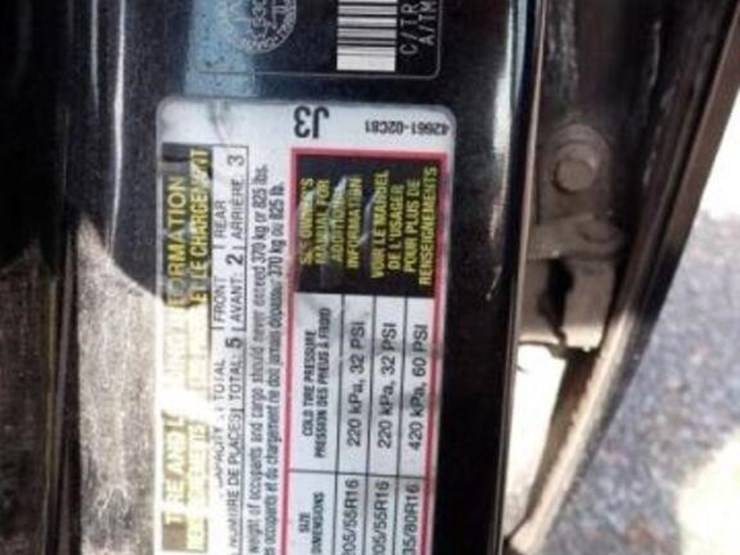 damaged-2013-toyota-corolla-sedan-2t1bu4ee1dc92192-image-10