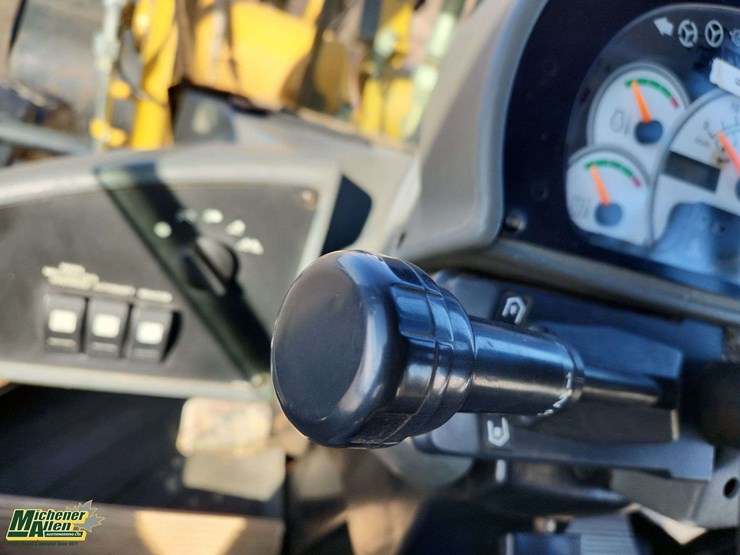 2005-caterpillar-924g-image-10