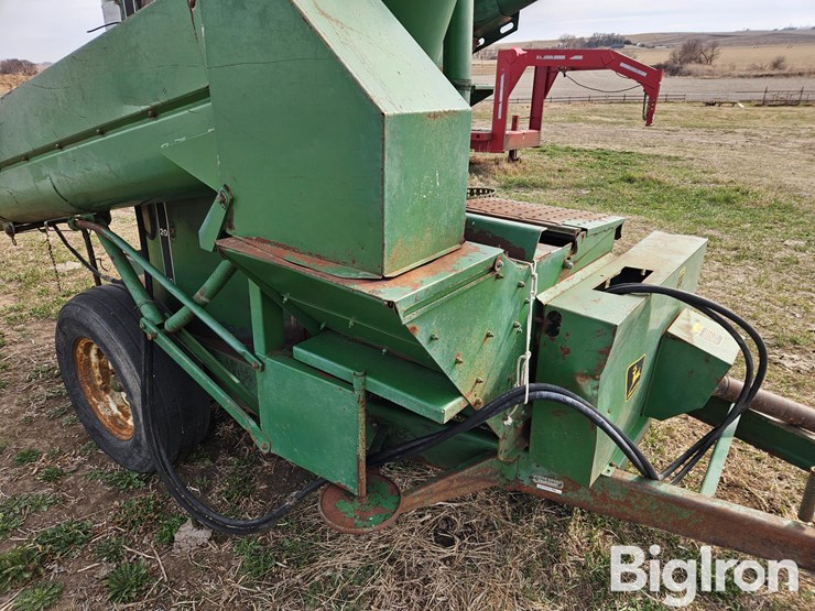 john-deere-700-image-12