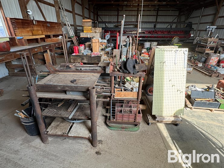 work-benches/tools/supplies-image-2