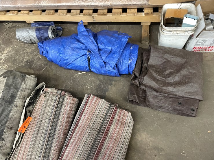 #2570-•-pallet-of-used-tarps-(columbia-heights,-mn)-image-3