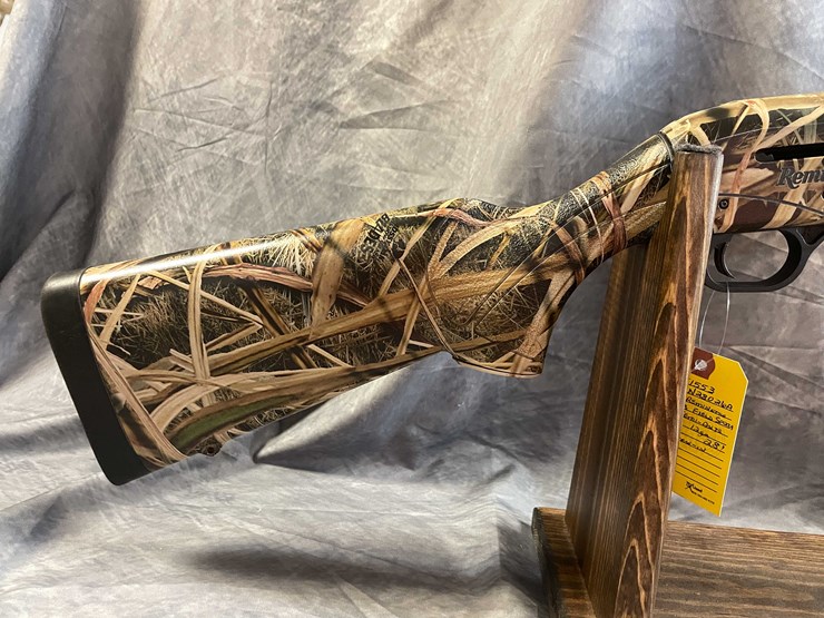 #10082-•-remington-v3-field-sport,-12-ga.-semi-auto-shotgun,-sn:-rn28026a-image-2