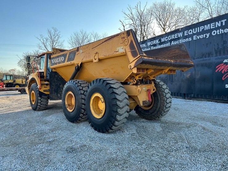 2014-volvo-a25g-image-2