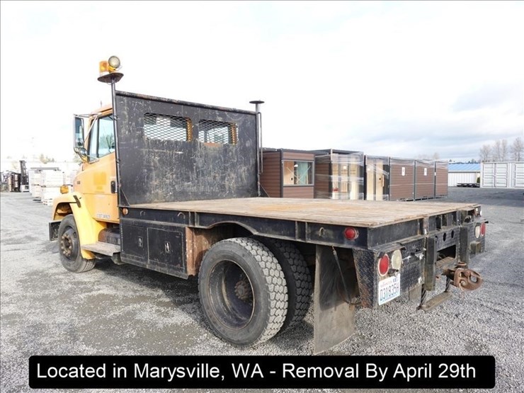 1995-freightliner-fl60-image-16