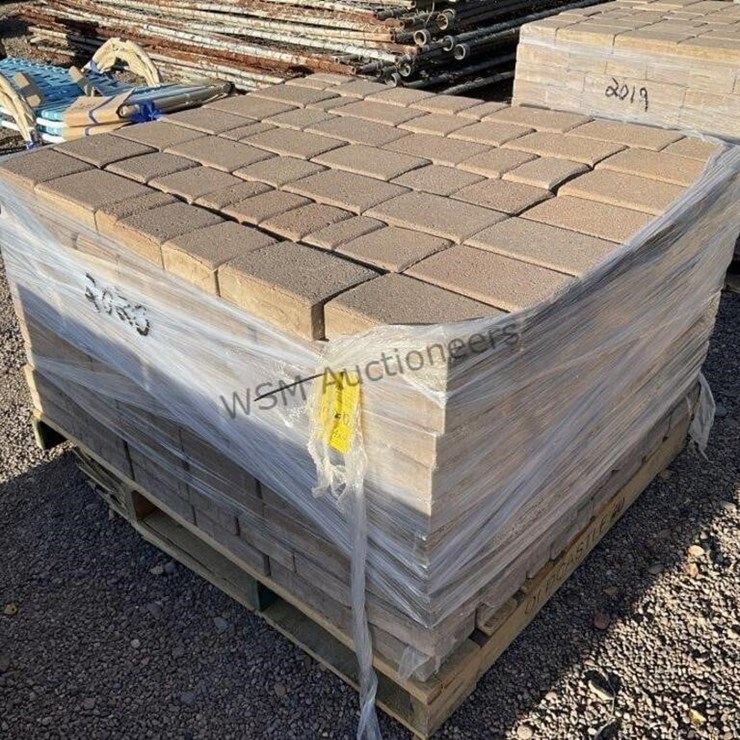 PALLET OF STONE PAVERS