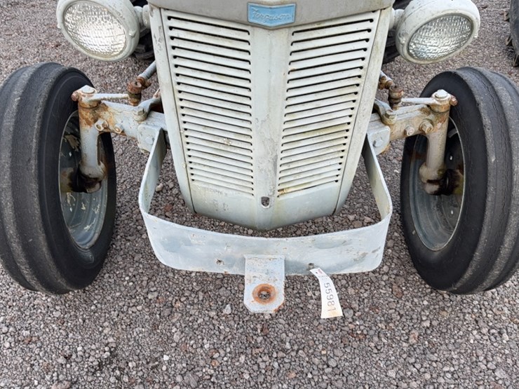 #3068-•-ferguson-tractor-image-4