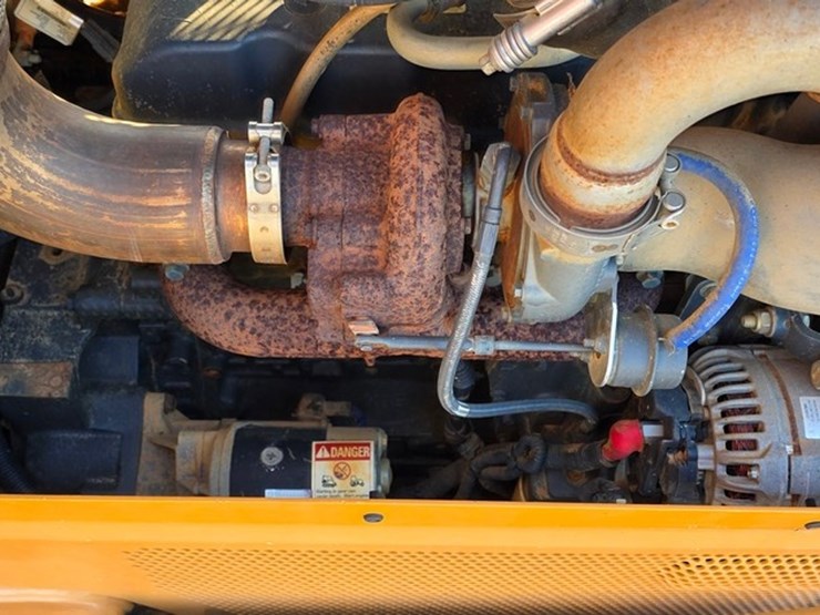 2013-case-850m-image-58