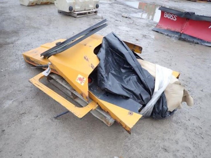 qty-of-trackless-body-panels-image-4