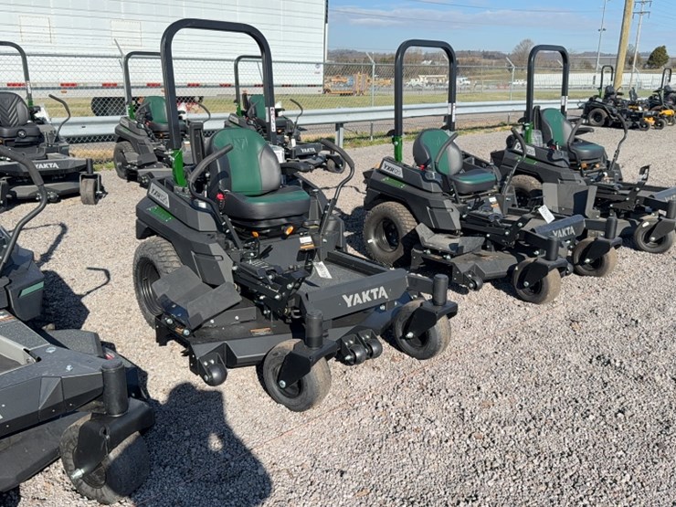 #4075-•-yakta-yxr-320-zero-turn-mower-image-3