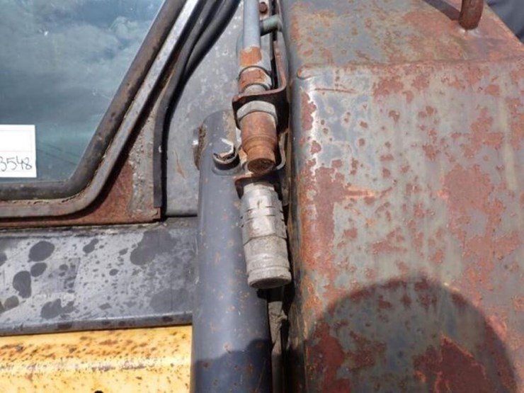 2005-new-holland-ls185b-image-22