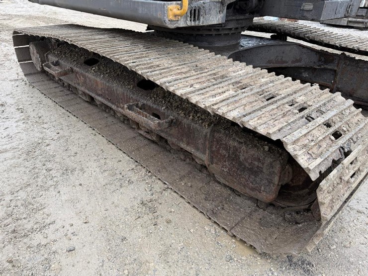 2015-volvo-ec220dlr-image-16