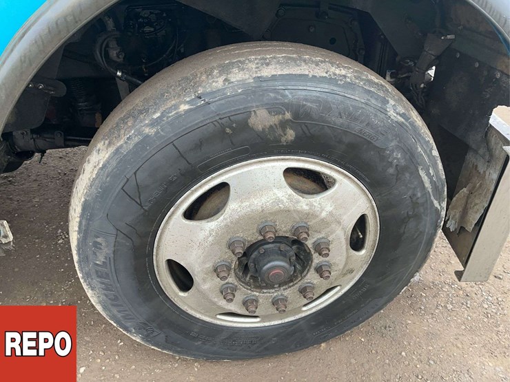 2019-kenworth-w900-image-12